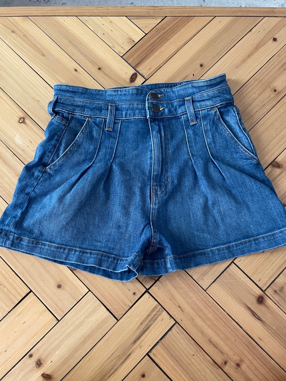 VERONICA BEARD Shorts Women sz 28/6 Blue Denim Jean JAYLEN Cornflower Pleatd - Picture 6 of 11